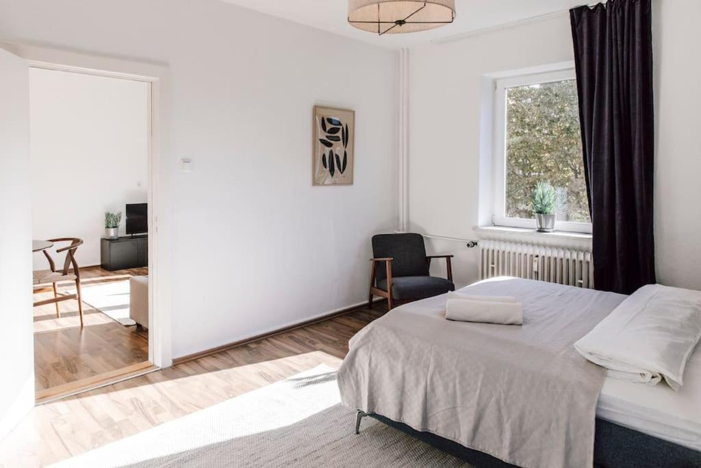 Komplett Neu: 2-Zi Zentral Im Altbau. 24H-Checkin Kiel Exteriör bild