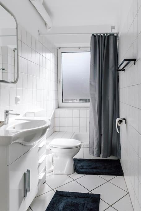 Komplett Neu: 2-Zi Zentral Im Altbau. 24H-Checkin Kiel Exteriör bild